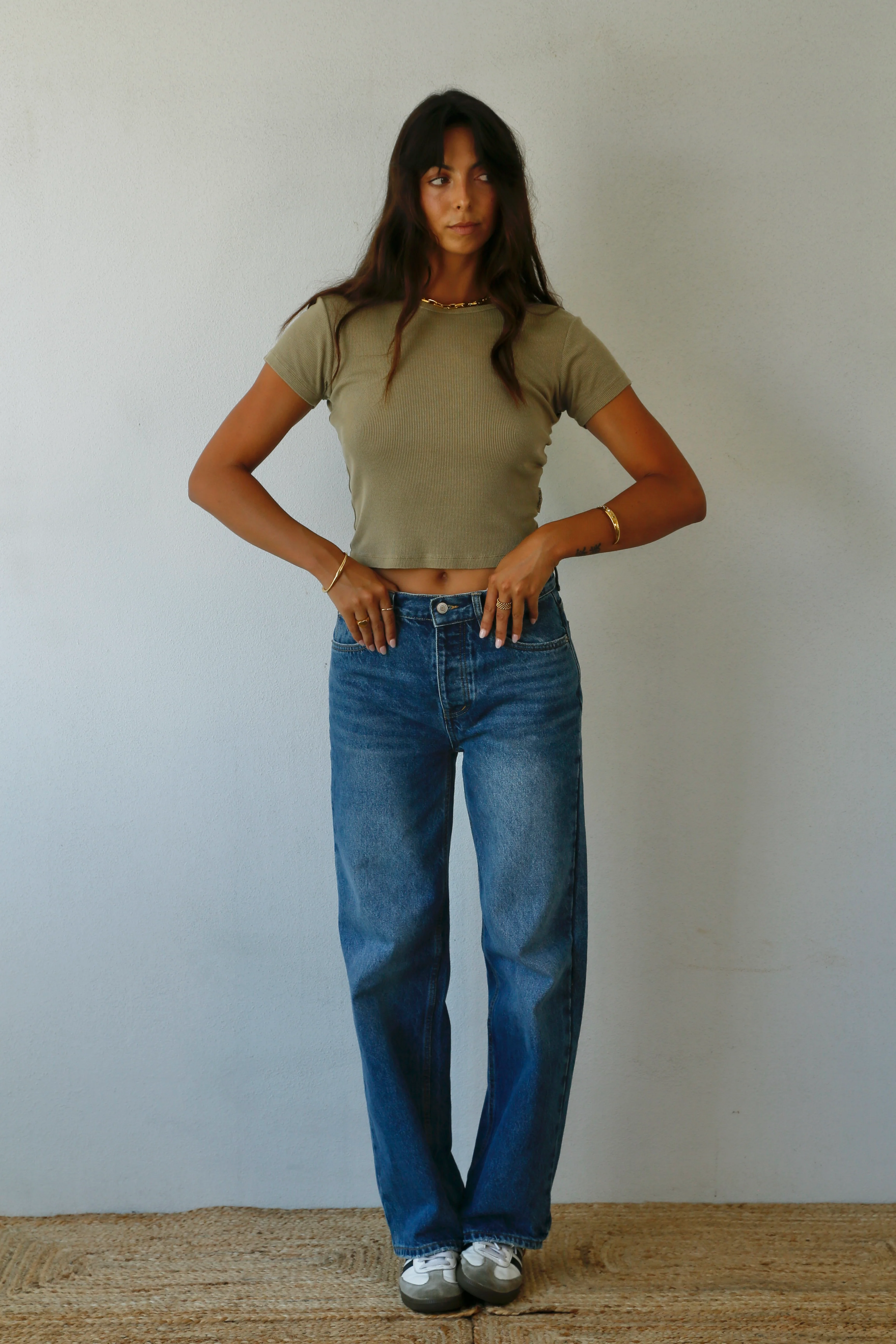 ESSENTIALS BABY TEE CAMEL GOLD - Image 3