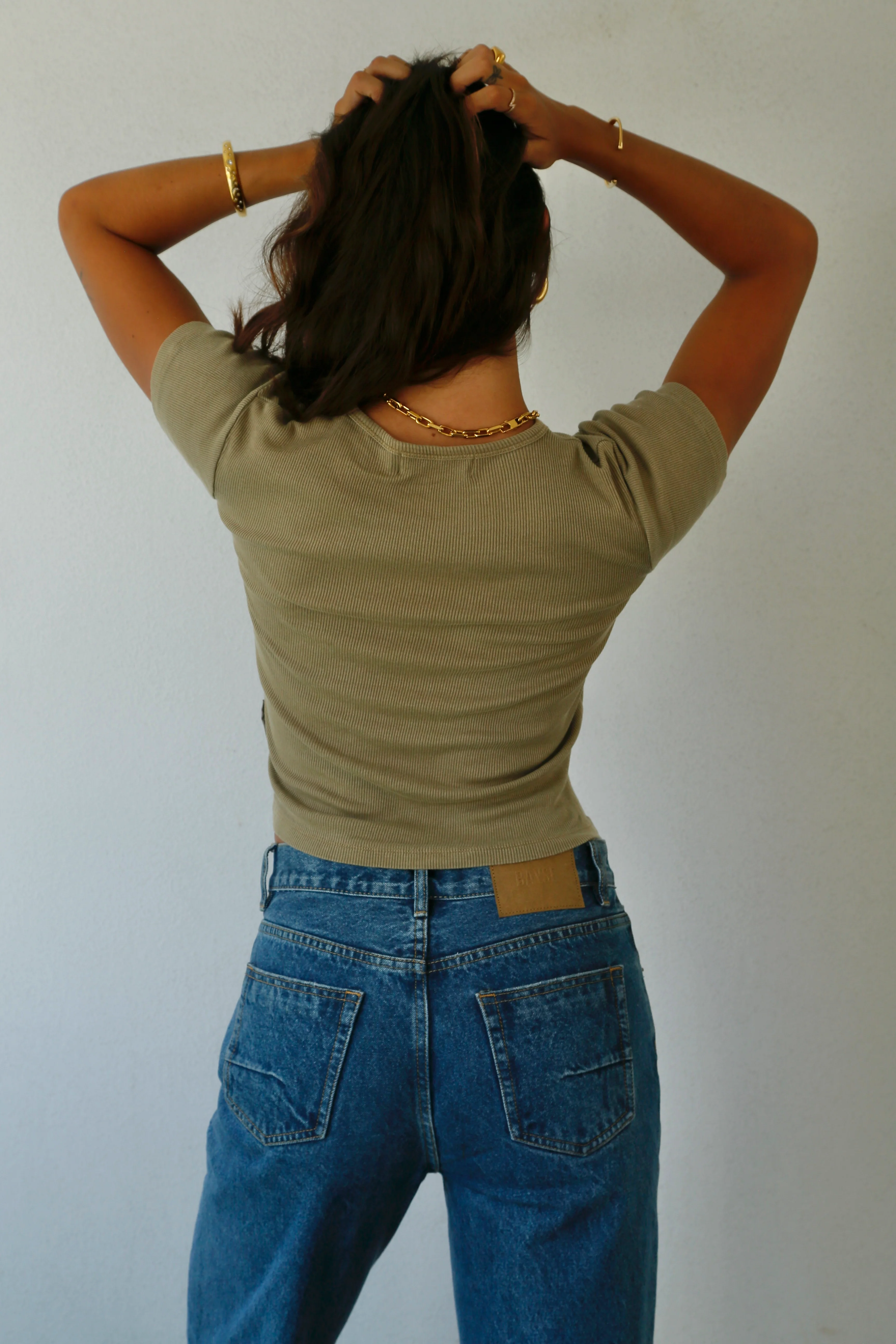 ESSENTIALS BABY TEE CAMEL GOLD - Image 6