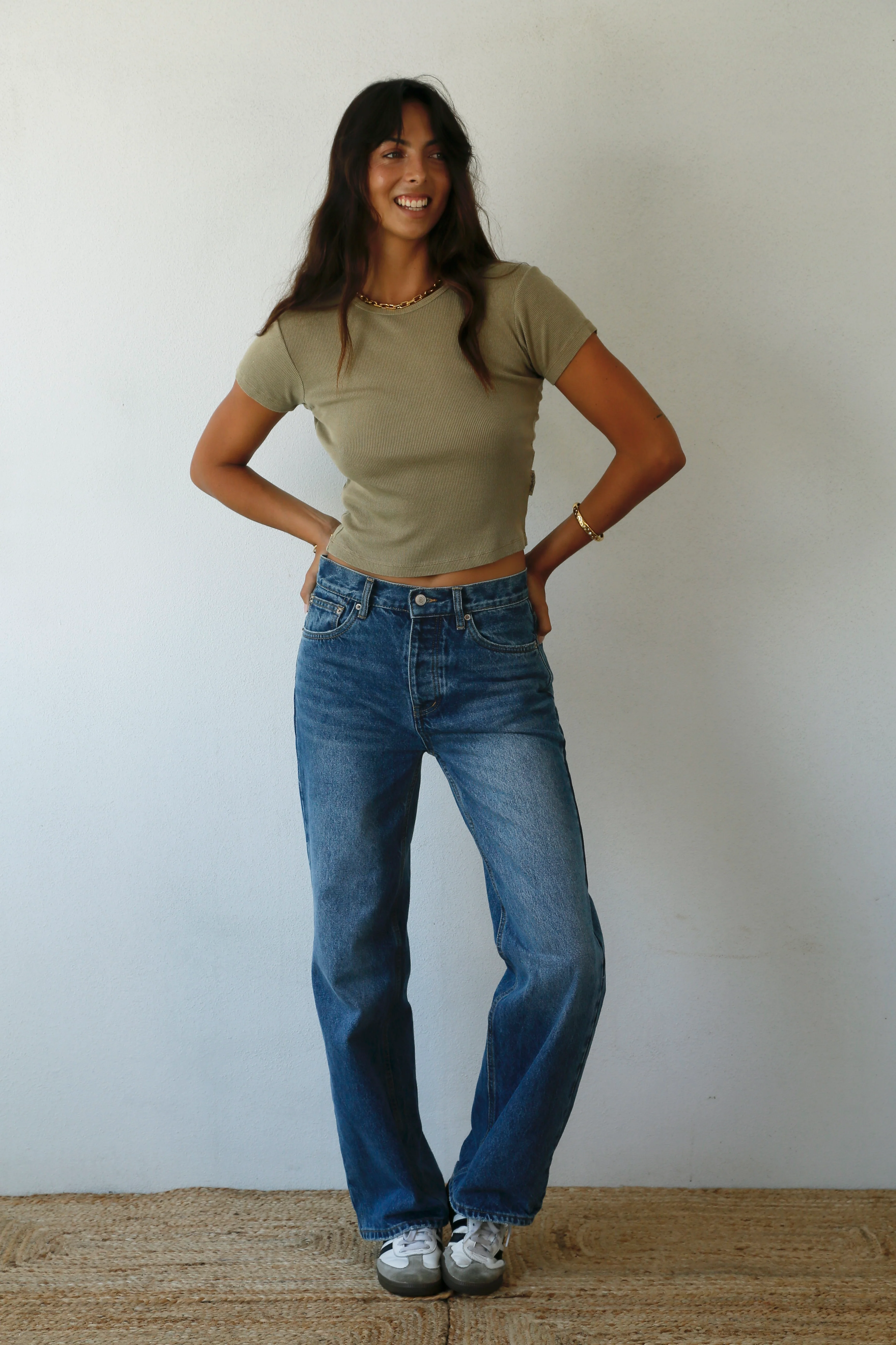 ESSENTIALS BABY TEE CAMEL GOLD - Image 7