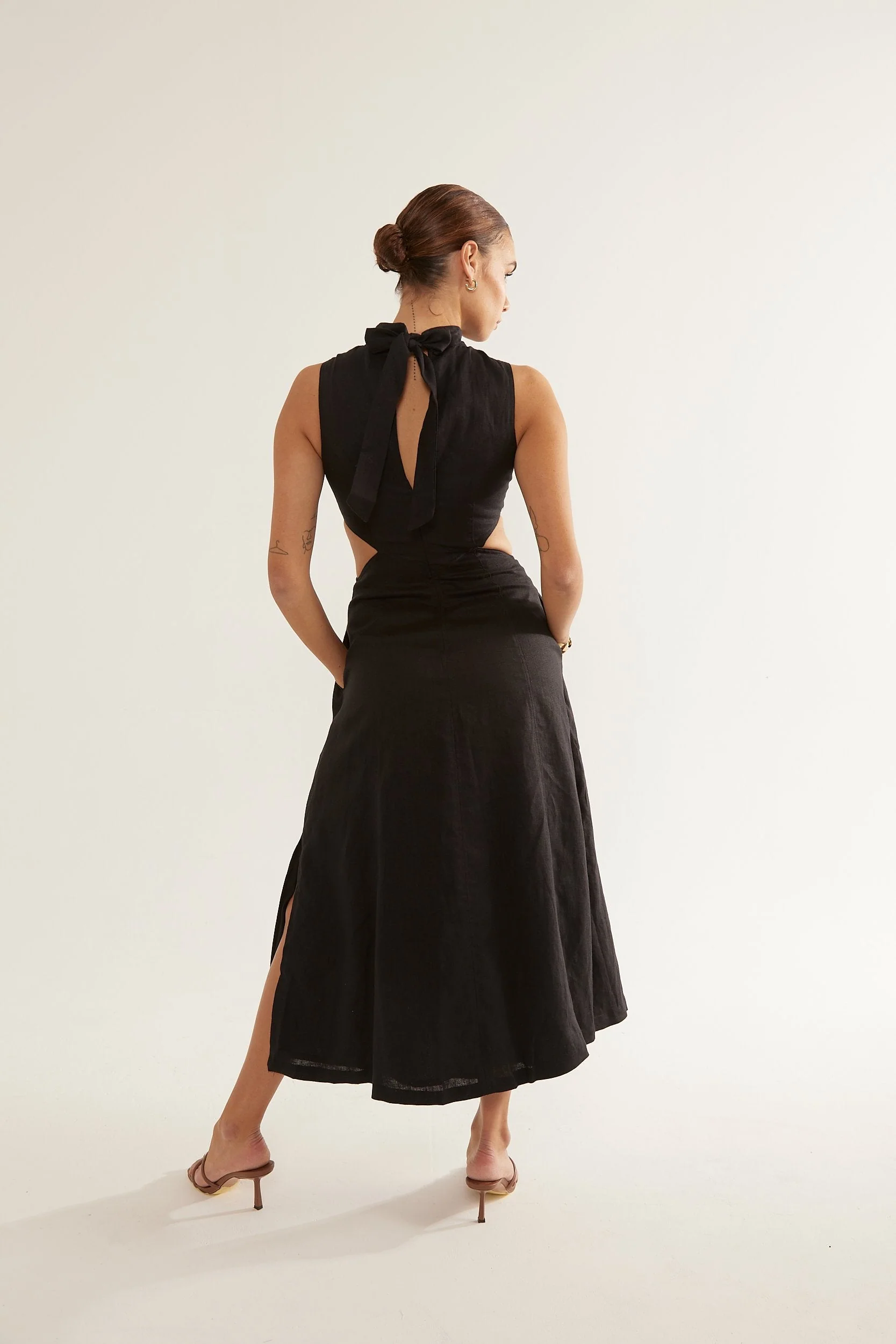 VIRTUE MIDI DRESS BLACK - Image 9