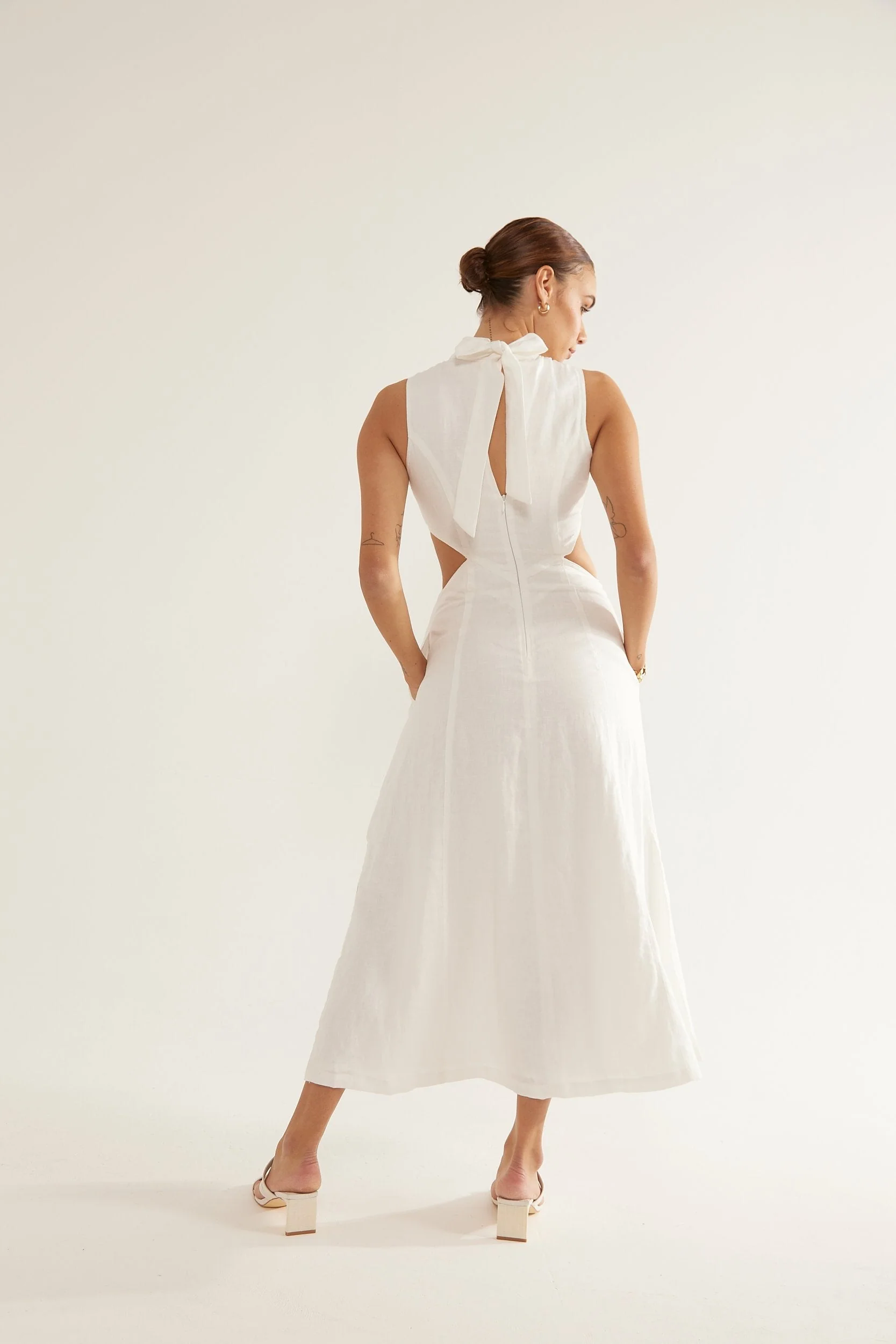VIRTUE MIDI DRESS CHALK - Image 9